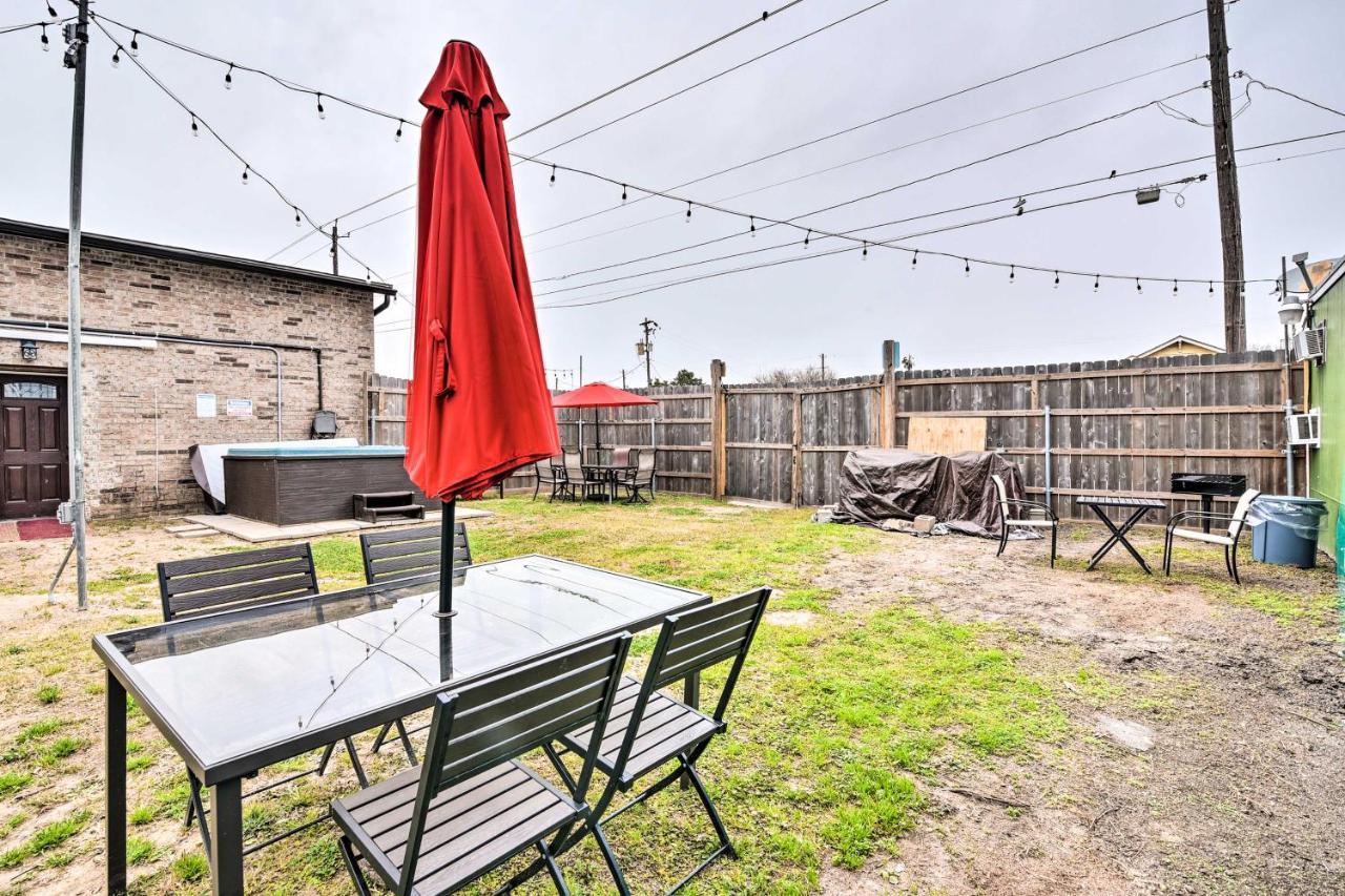 Beautiful Galveston Apt With Deck Less Than 3 Mi To Dtwn! Eksteriør billede