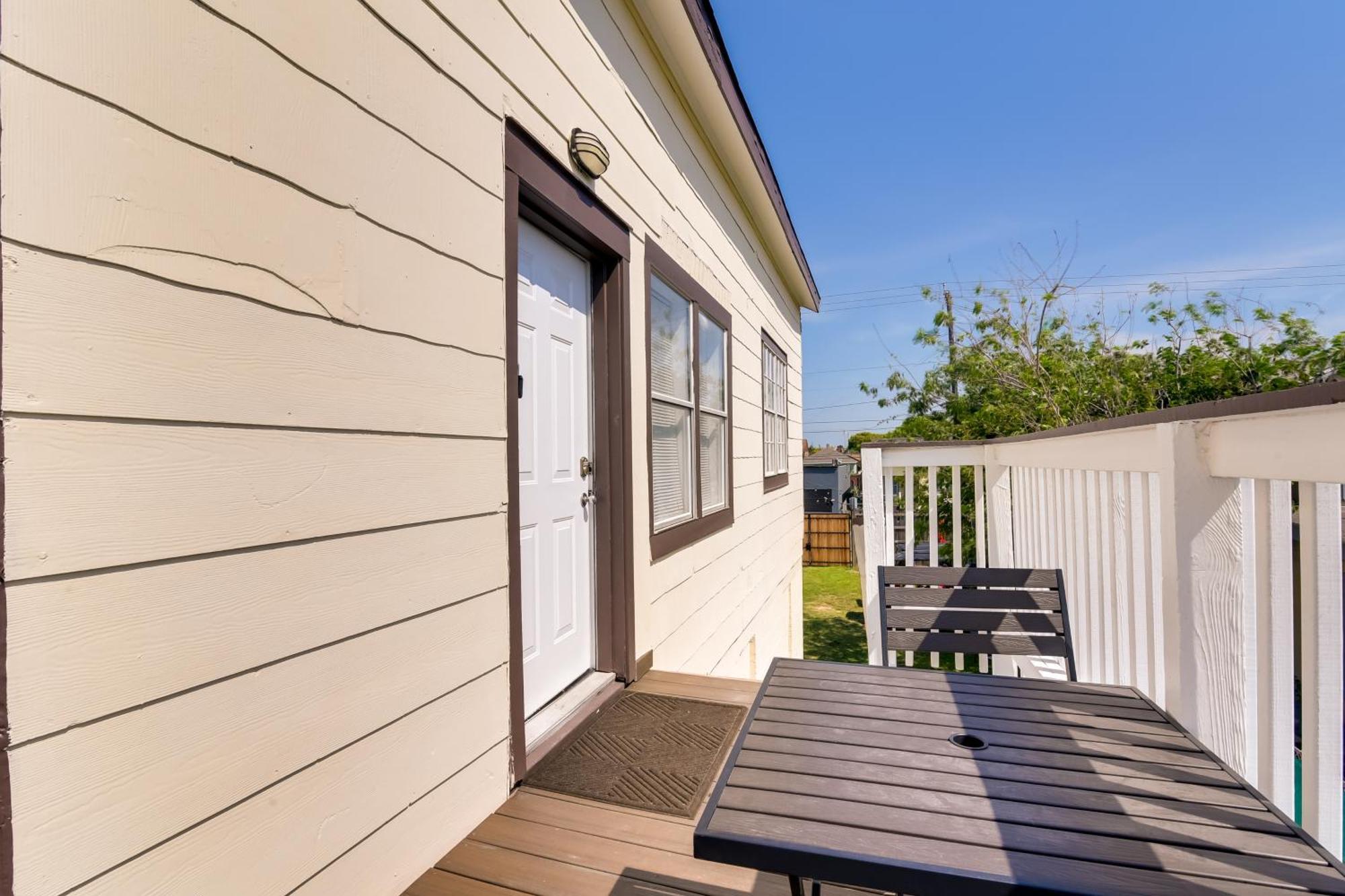 Beautiful Galveston Apt With Deck Less Than 3 Mi To Dtwn! Eksteriør billede